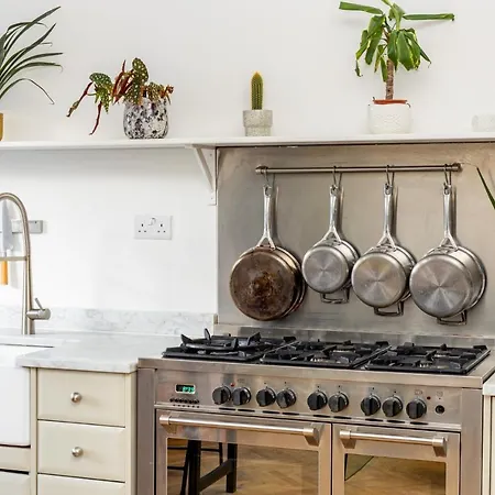 Stylish 1 Bed Flat With Private Terrace In Wimbledon - 3 The Queens London Exterior foto