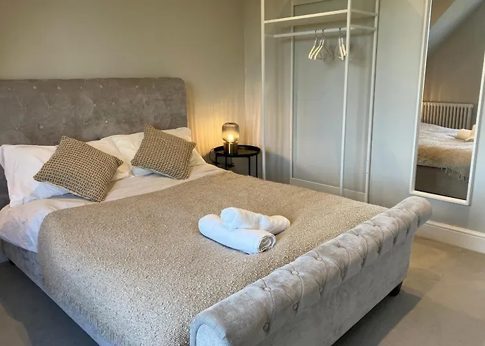 Stylish 1 Bed Flat With Private Terrace In Wimbledon - 3 The Queens